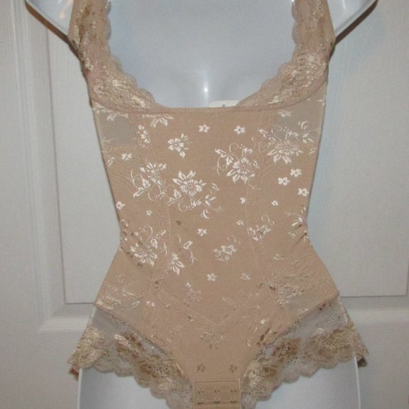 Lace Trimmed Bodyshaper - Nude XS - Picture 5 of 10